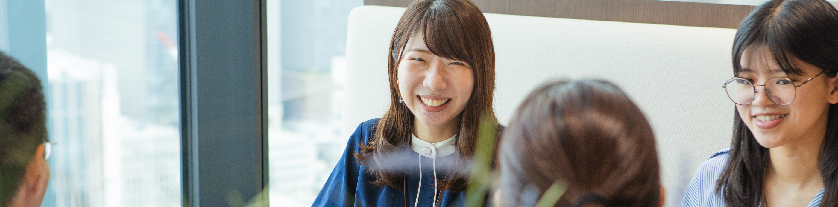 ダイキン情報システムの魅力 ビジュアル画像 PC